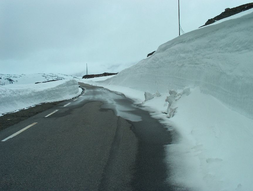 der Schneeweg von Lrdal nach Aurland