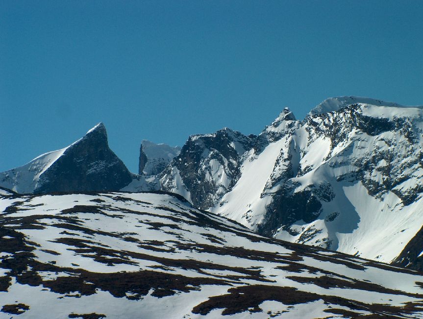 das bizarre Bergmassiv gehrt zu Norwegens schnsten Gipfeln