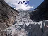 Schon 2003 stellten wir fest, das der Gletscher sich in den zwei Jahren wohl etwas zurückgezogen haben muß.
