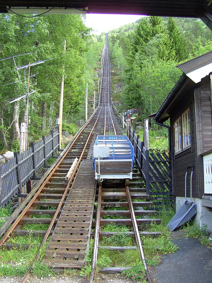 Mgelibanen - 985 m lange + 415 m hohe Bahn im Skjeggedal hinauf zum Mgelitopp 