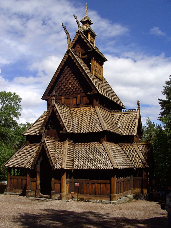 Knig Oskar II schenkte diese original Stabkirche aus Gol dem Osloer Volksmuseum Museum und bewahrte diese damit vor dem unwiderruflichen Abriss in Gol.
