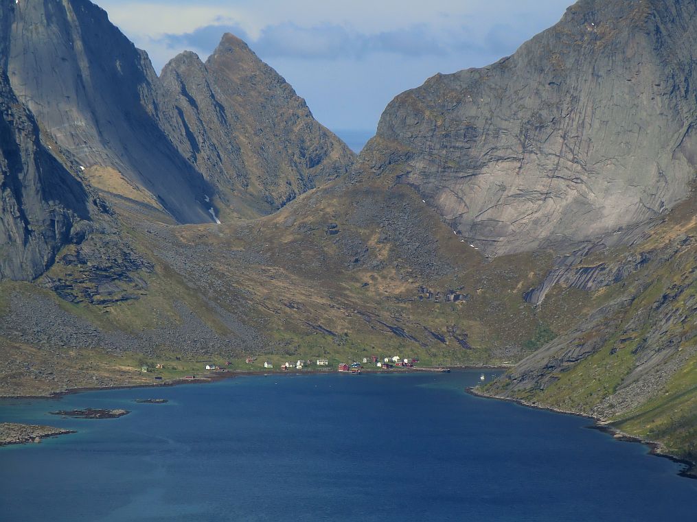 Der Ort Kjerkfjord hat keine Straenanbindung und ist nur mit dem Boot zu erreichen.