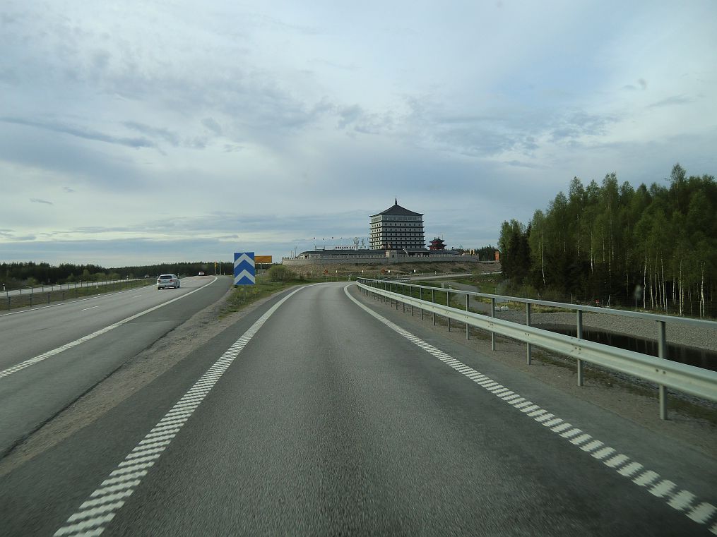 Autobahnabfahrt lvkarleby - E4