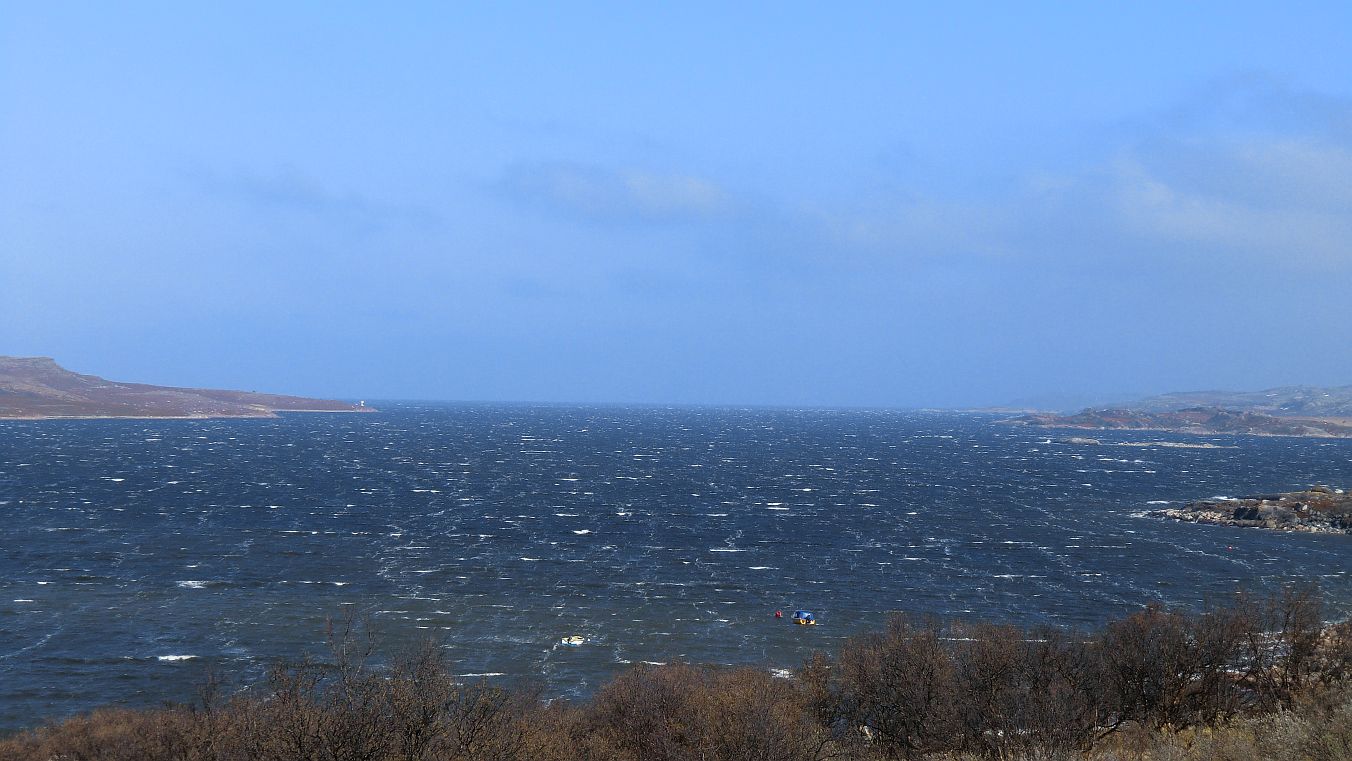 Heftiger, kalter Wind kommt von der Barentssee herber