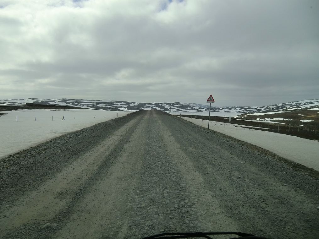 Auf der Rv95 die quer durch die Finnmark verluft.