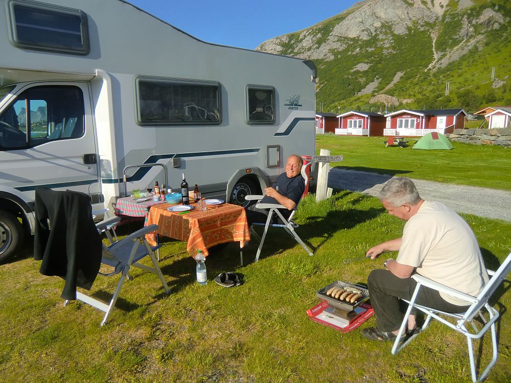 Treffen mit unseren Freunden aus Kerzers/Schweiz auf dem Campingplatz Ramberg Gjestegrd AS / Lofoten