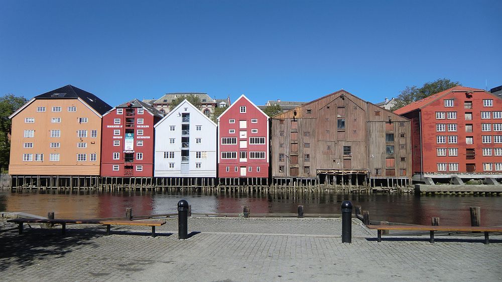 Trondheim war bereits frher ein wichtiger Verkehrsknotenpunkt, davon legen die alten Speicherhuser Zeugnis ab